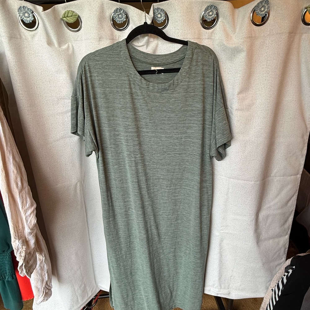 Cost Plus World Market Sage Green Short-Sleeve Men's Tee